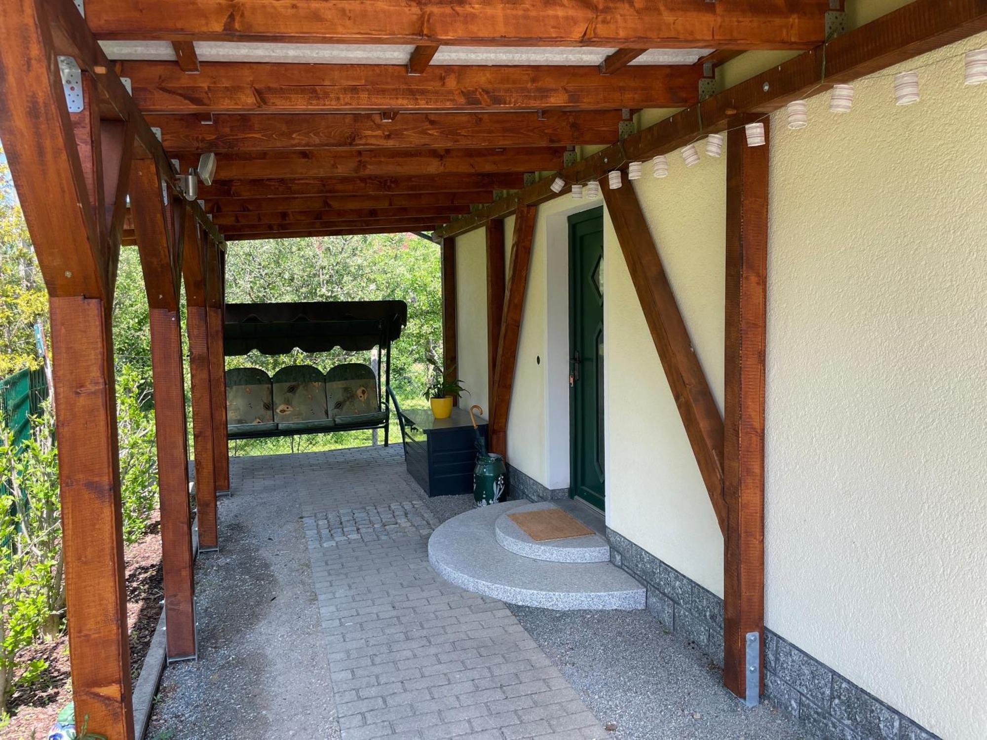 Ferienhaus Amare Mit Fasssauna, Eigener Terrasse & Kamin เบาท์เซน ภายนอก รูปภาพ